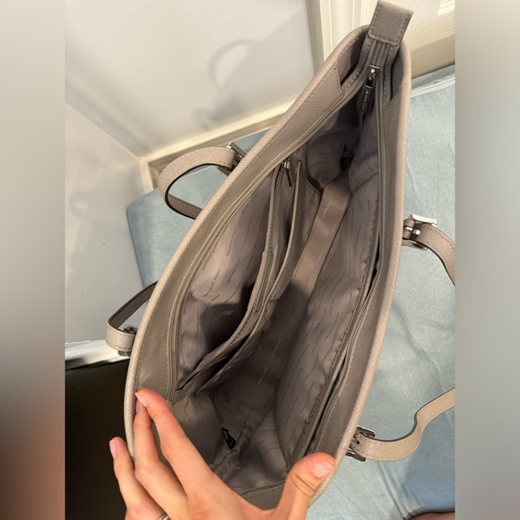 Michael Kors Tote Bag - Picture 3 of 6